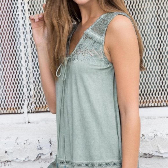 Mint Green V-neck Tank Knit Top - Picture 2 of 4